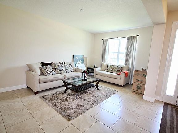 3rd image of 1073 Cavan Dr