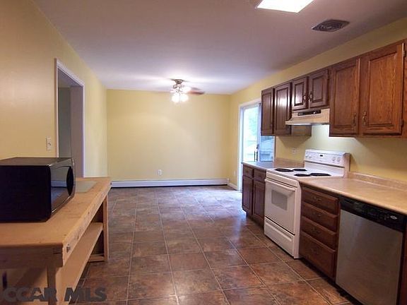 3rd image of 2095 N Oak Ln