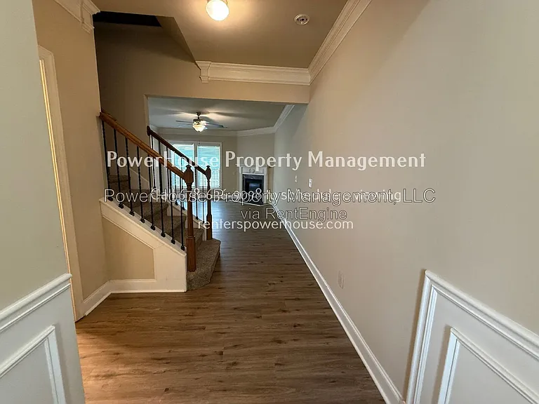 1045 Township Cir — Photo 3