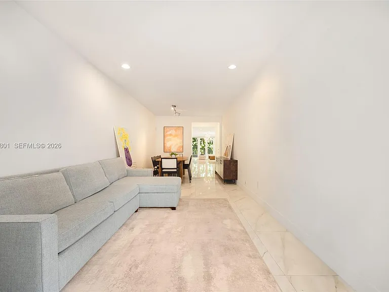 2938 Catalina St — Photo 2