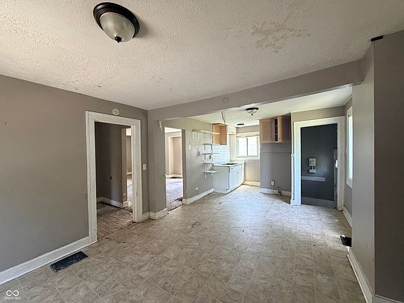 4th image of 942 N Bosart Ave