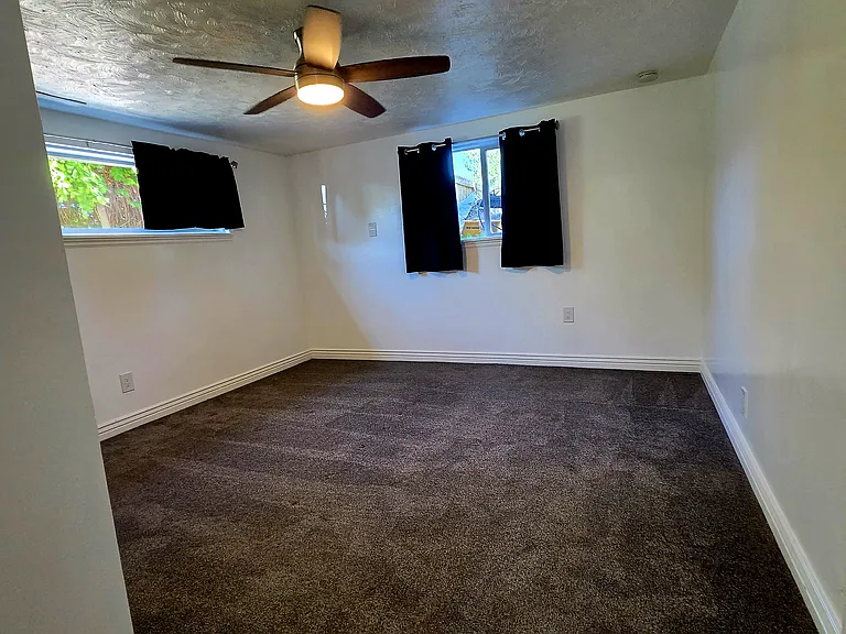 2631 W Sharron Dr — Photo 16