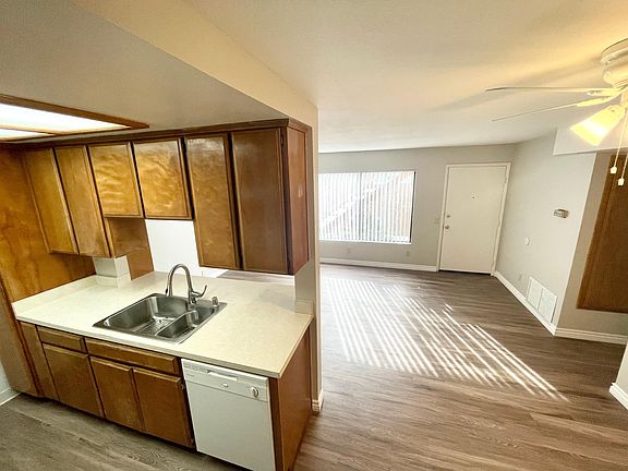 3rd image of 4475 50th St