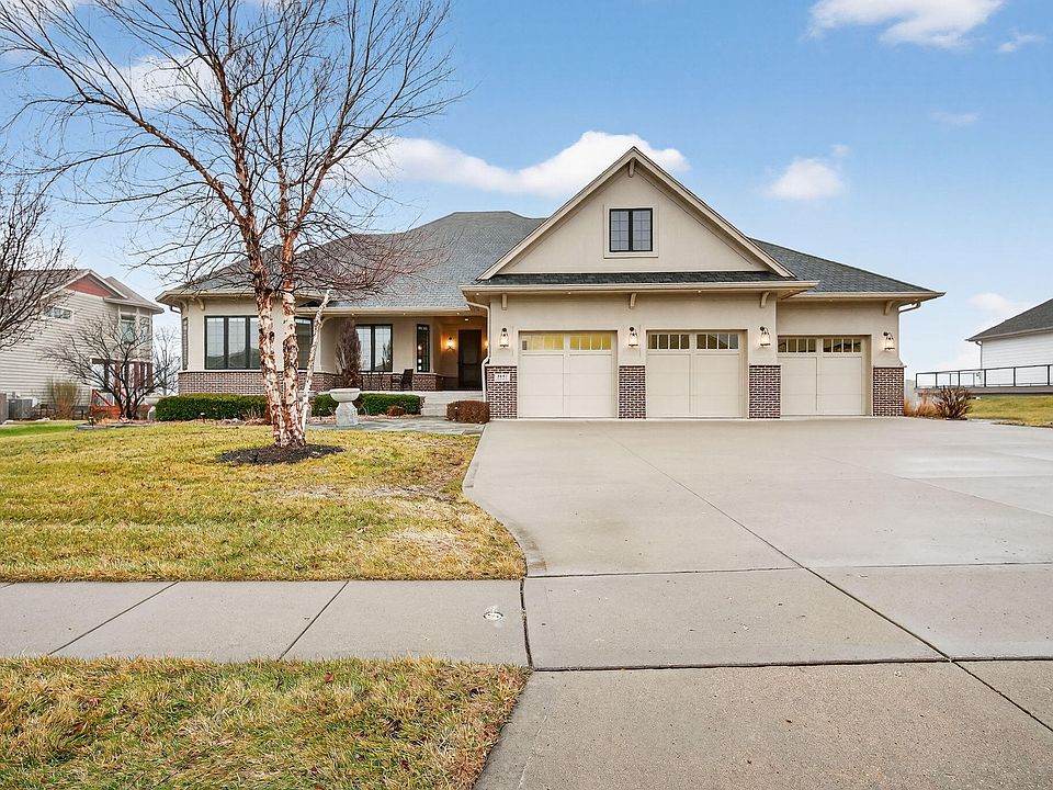 1st image of 4107 NE Bellagio Cir