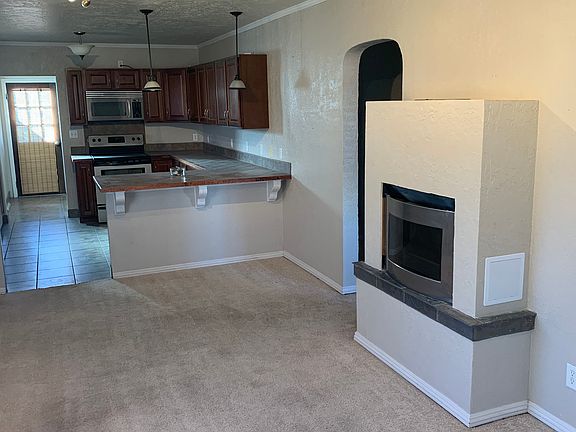 2nd image of 710 Grape St