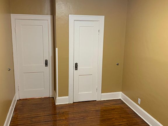 5th image of 4123 E Michigan St