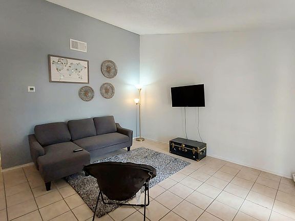 5th image of 8817 Meadow Trace St