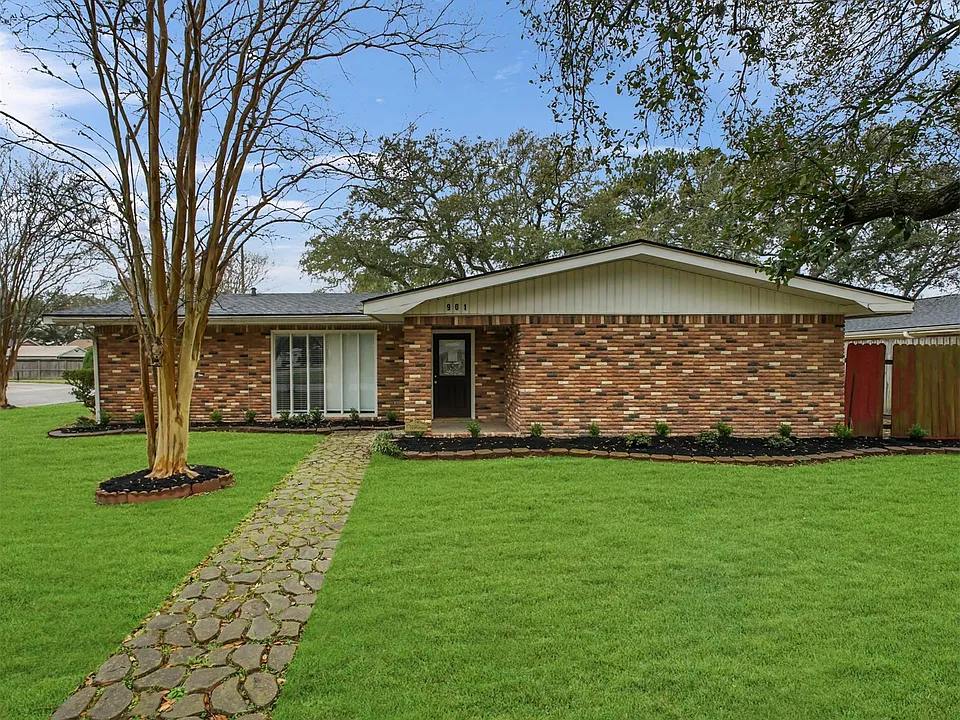 901 Aster Dr