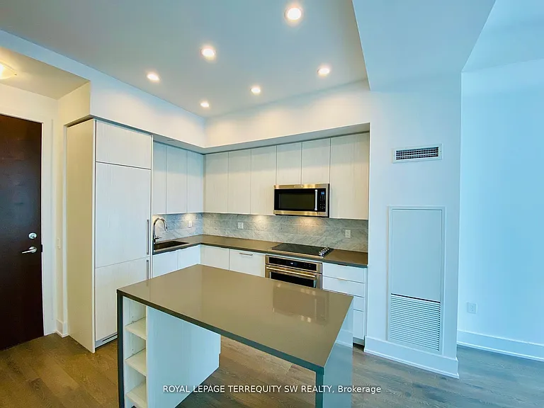 38 Iannuzzi St #LPH09 — Photo 2
