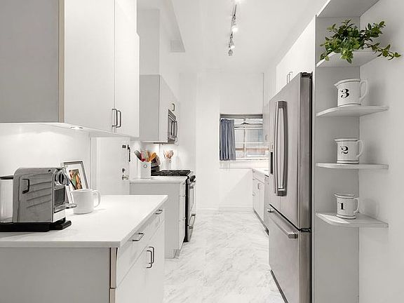 4th image of 180 E 79th St APT 4F
