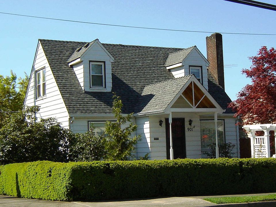 Charming  Street Appeal