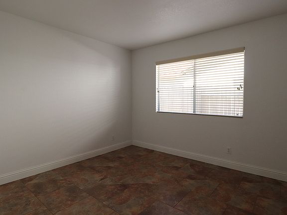 4th image of 516 E San Lino Ct