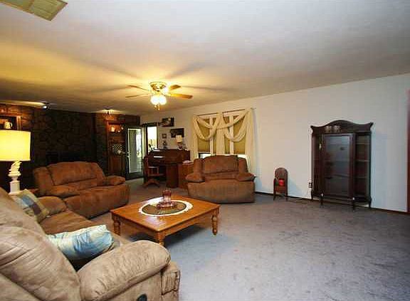 5th image of 520 S Ebeling Dr