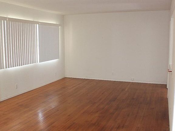 4th image of 2202 Pacific Ave