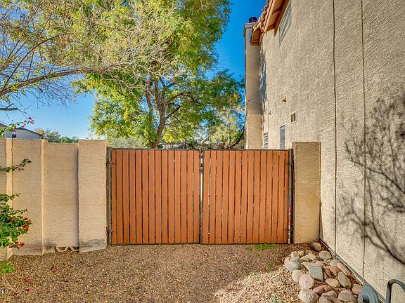 RV Gate