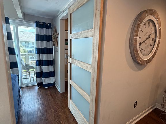 5th image of 1860 Auburn Ln APT 19E