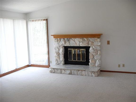 4th image of 3023 S 145th Ave
