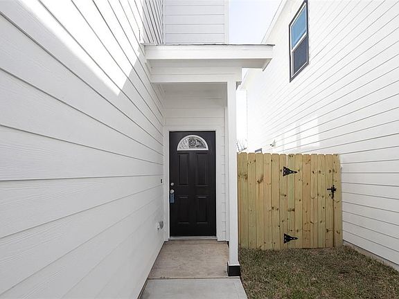 3rd image of 2509 Lucky St #A