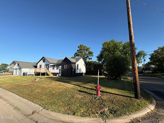 2nd image of 121 4th St S