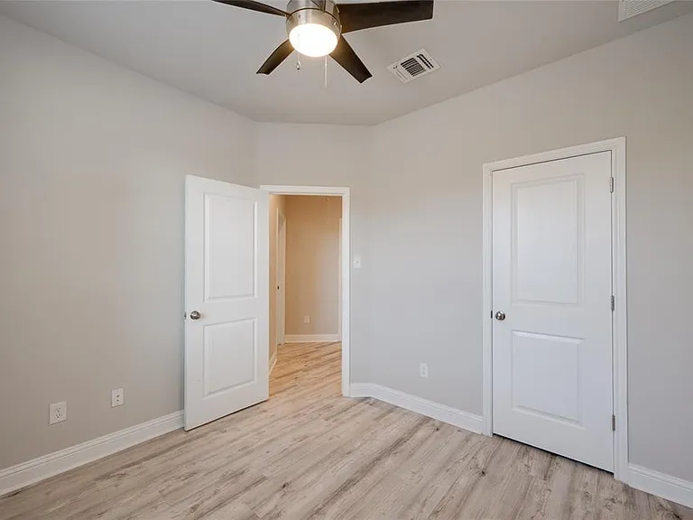 5701 Cougar Dr #D — Photo 14