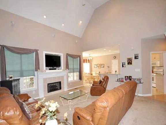 5th image of 311 High Chaparral Dr