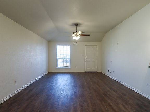 5th image of 909 Lasso Dr #B
