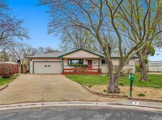 3 E Brazos Ct, Goddard, KS 67052
