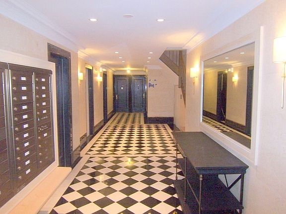 5th image of 115 E 89th St APT 2C