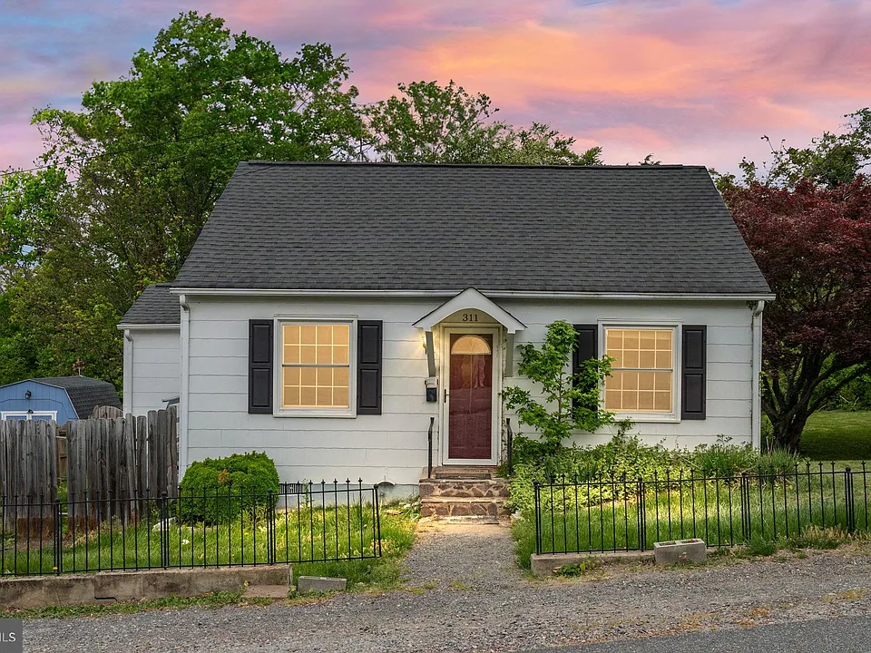 311 Colonial Ave