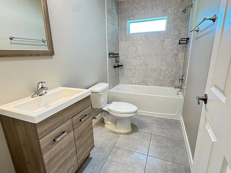 851 San Filippo Dr SE — Photo 16