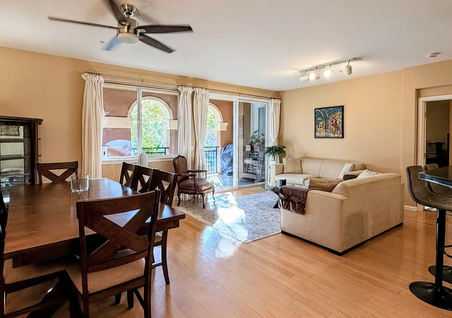 2BD/2BA - Mid Town Plaza Condo Near Downtown San Jose with Pool and Spa — Photo 1