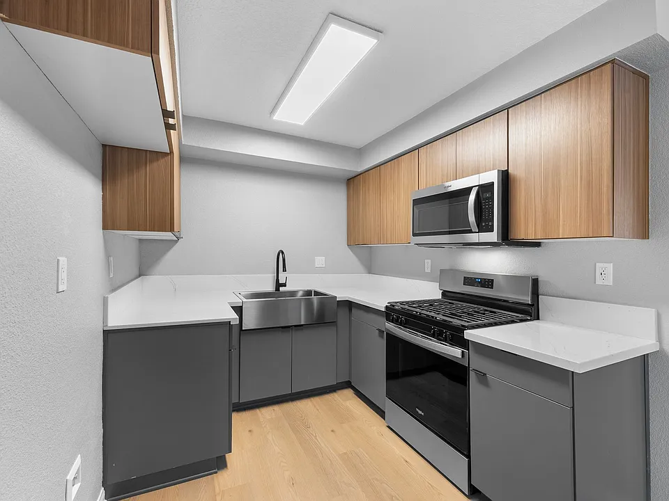 The Courtyards Apartment Homes