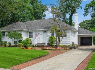 2875 Morgan Dr, Wantagh, NY 11793