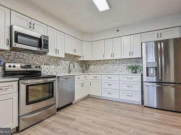 4th image of 3713 George Mason Dr APT 206