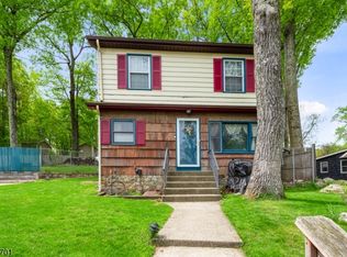 19 E Shore Rd, Lake Hopatcong, NJ 07849