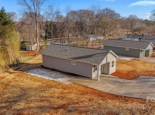 1463 Southwest Blvd, Newton, NC 28658