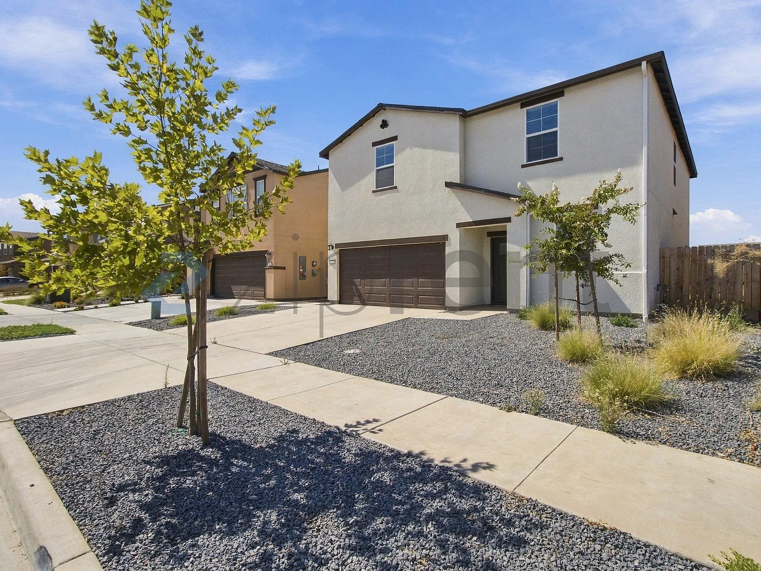 5 bed, 2287 sqft, $2,500 — Photo 1