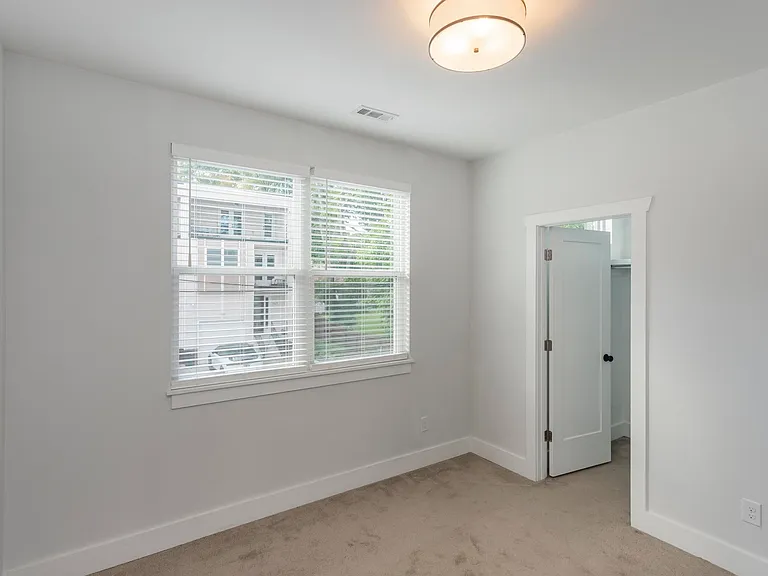 708 Tral St — Photo 34