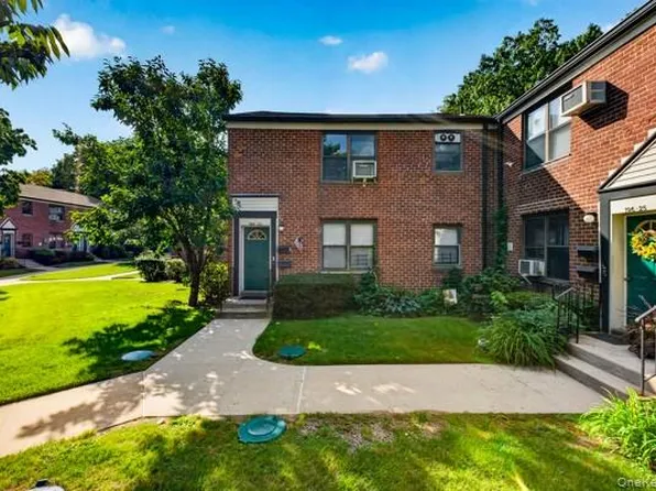 196-23 73rd Ave #2, Fresh Meadows, NY 11365