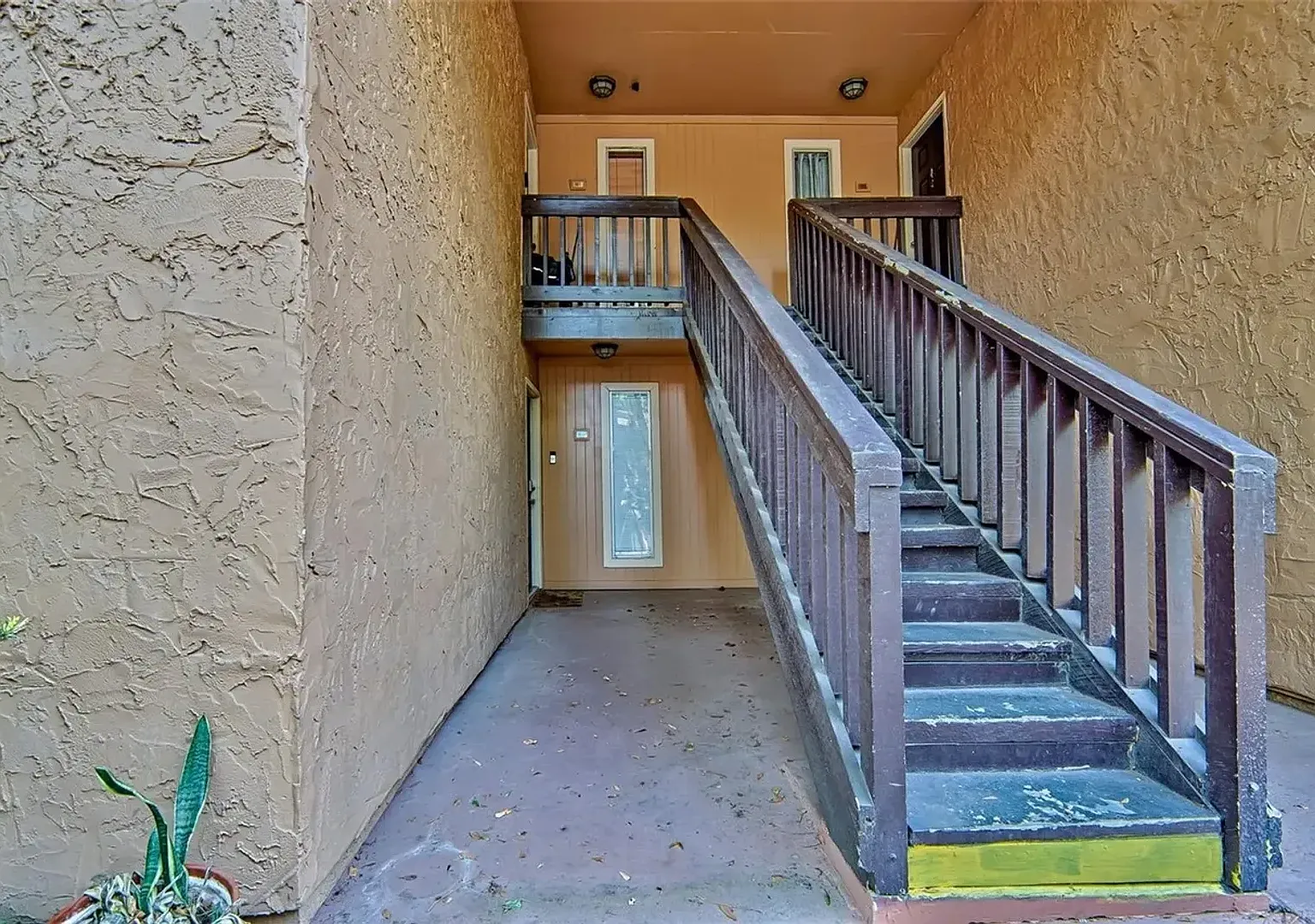 3/2 Downstairs Condo in Creek's Edge — Photo 2