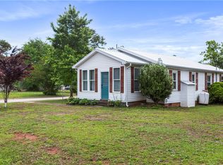 100 Summit St, Seneca, SC 29678