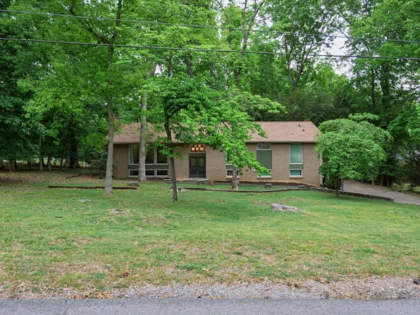 123 Trail East Dr, Hendersonville, TN 37075