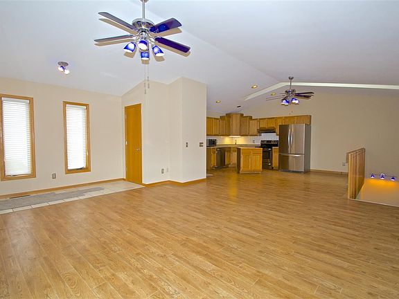 4th image of 113 Jenna Dr #113
