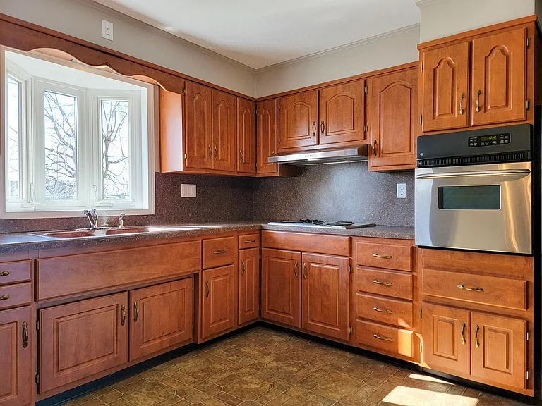 1523 Hollywood Ave — Photo 4