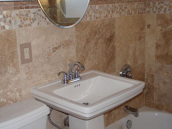 5th image of 2036 Cable St