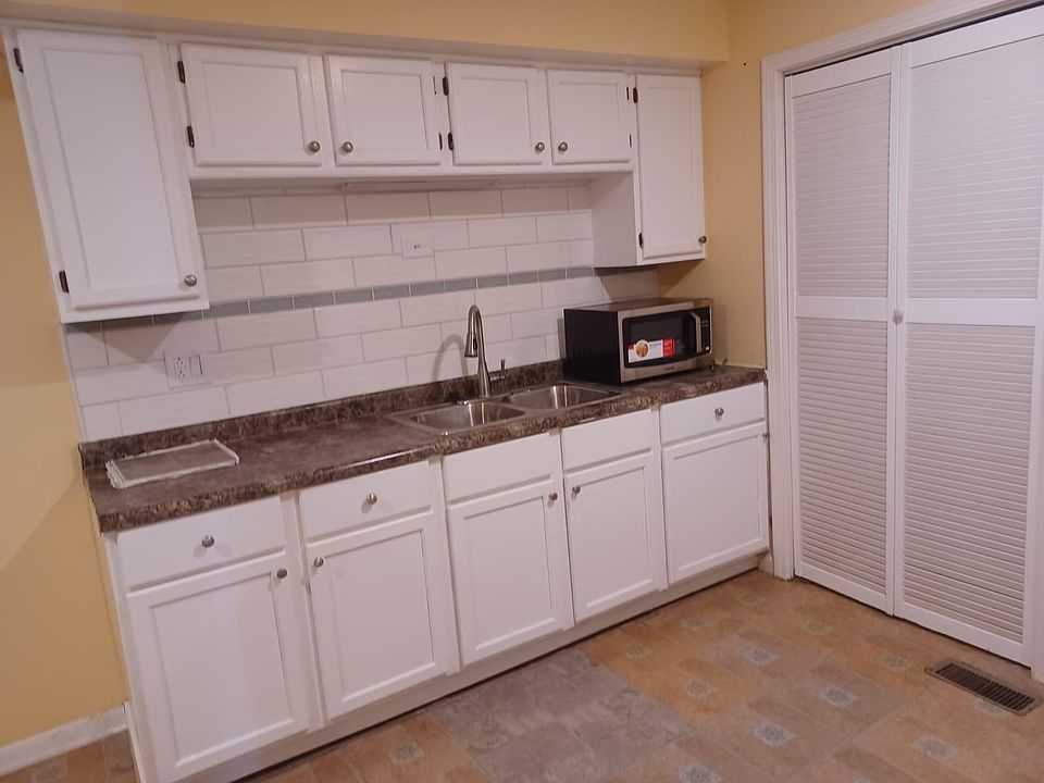 1st image of 1308 Kingsbury Dr
