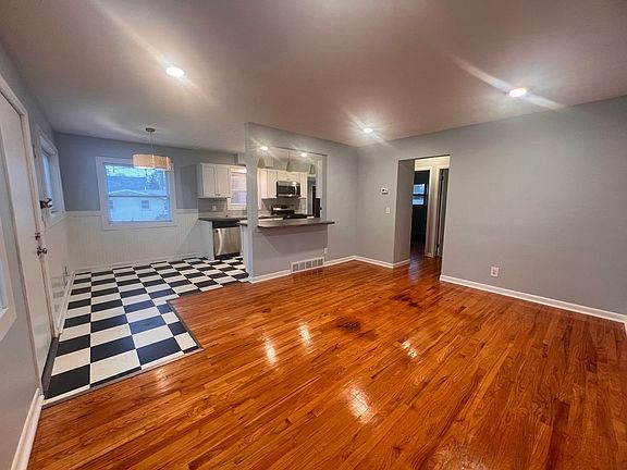 5th image of 825 Argo Ave SE