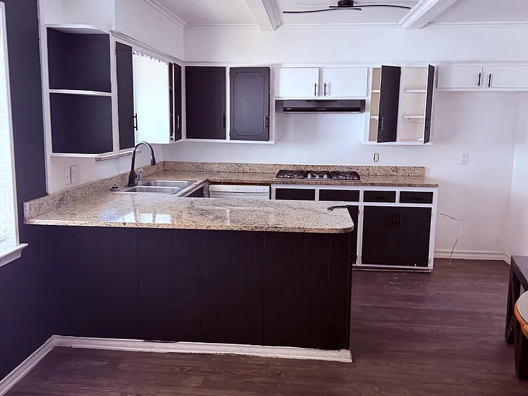 2404 Kristen Dr — Photo 3