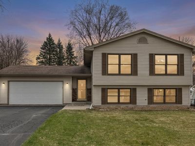 738 N Hay Lake Rd, Eagan, MN, 55123