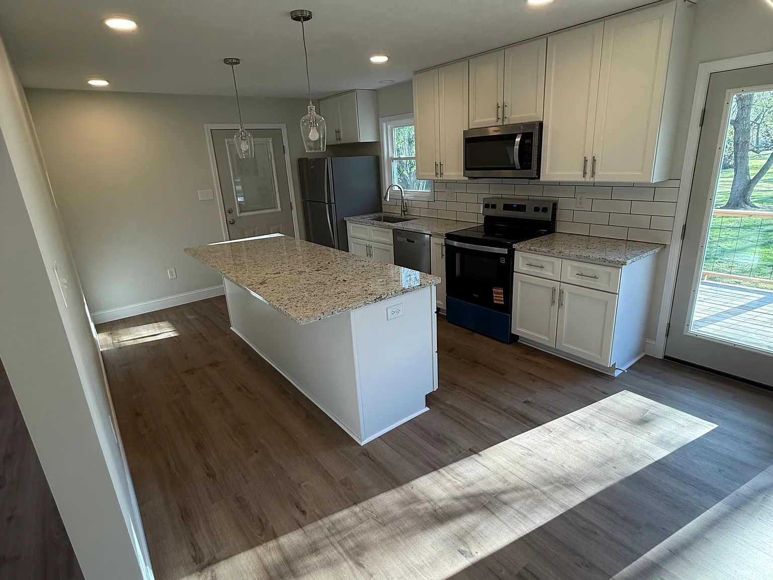 3 bed, 1175 sqft, $1,300 — Photo 4